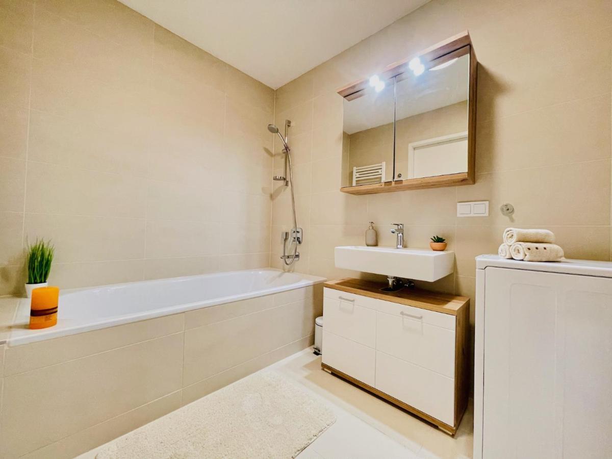 Triiiple Level 31 - Sonnenwohnen Apartment Mit Fantastischem Ausblick Und Parkplatz Wien Eksteriør bilde